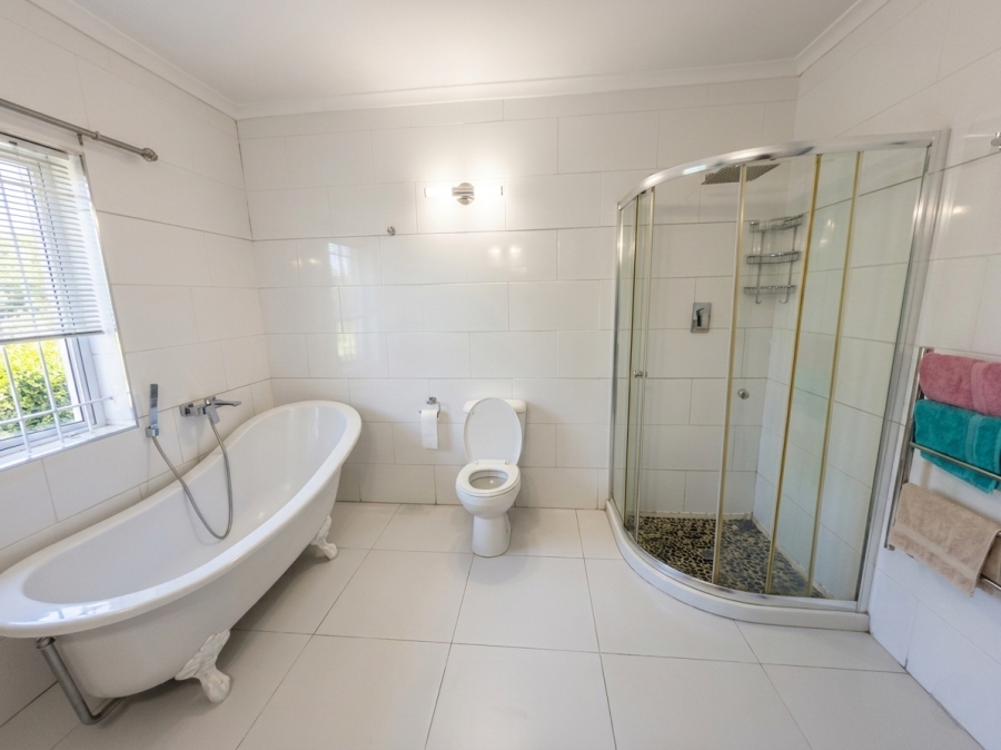 To Let 3 Bedroom Property for Rent in Bothasig Western Cape